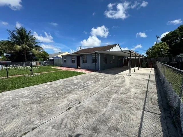 740 SE 4th Pl Hialeah, FL 33010