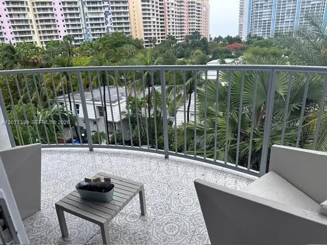 210 Sea View Dr #608 Key Biscayne, FL 33149