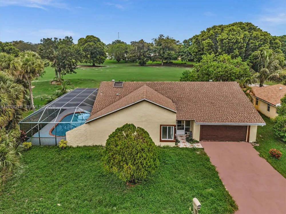 8813 Paradise Ct Tamarac, FL 33321