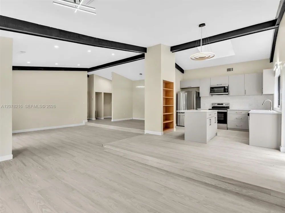 8813 Paradise Ct Tamarac, FL 33321
