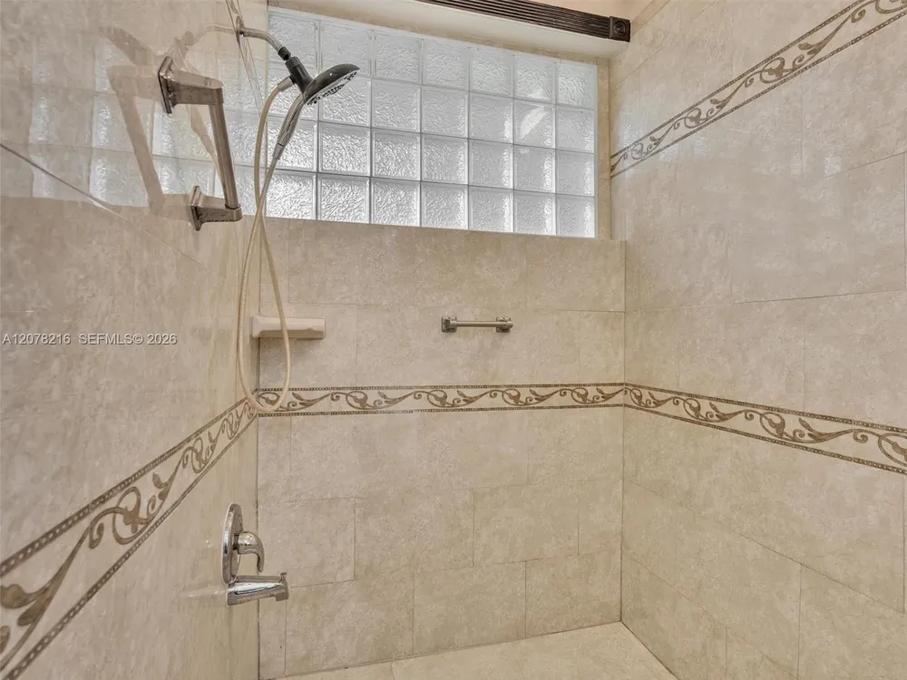 8813 Paradise Ct Tamarac, FL 33321