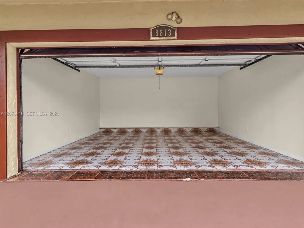 8813 Paradise Ct Tamarac, FL 33321