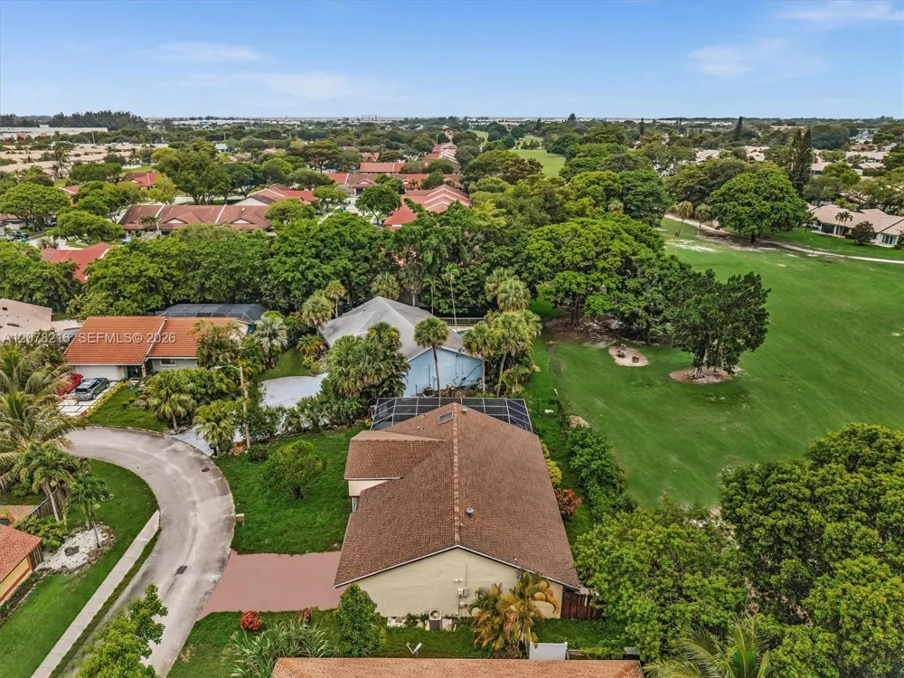 8813 Paradise Ct Tamarac, FL 33321