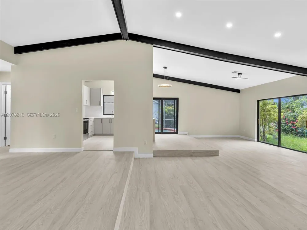 8813 Paradise Ct Tamarac, FL 33321