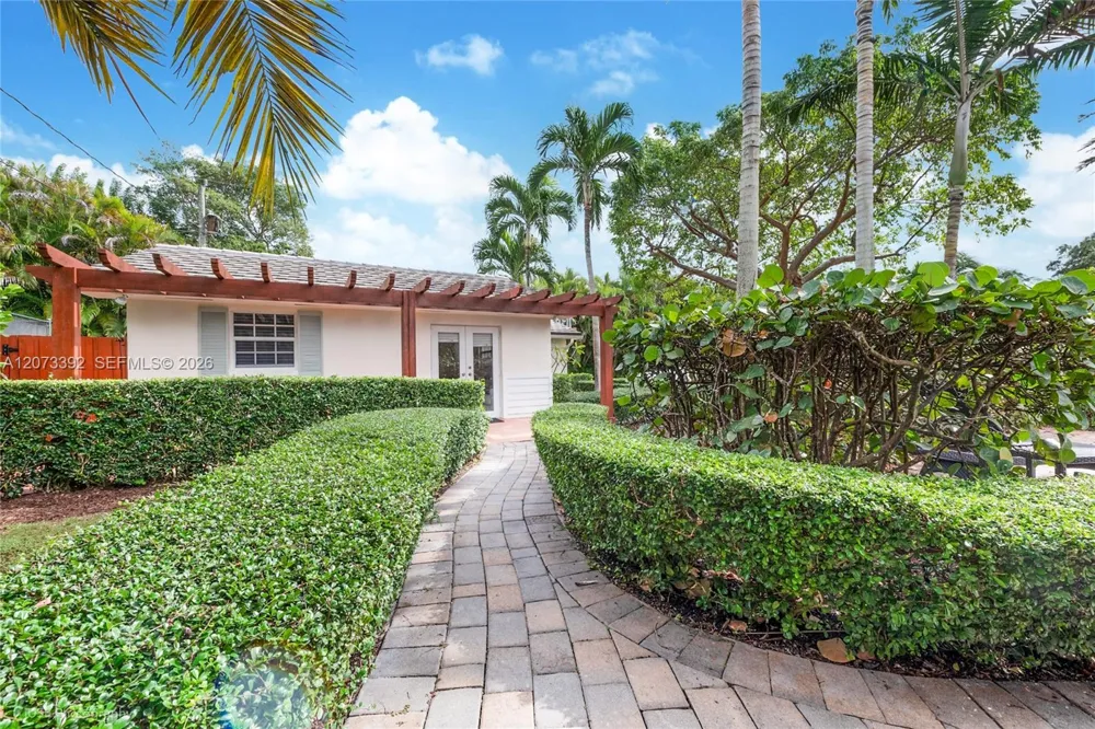 7345 SW 152nd St Palmetto Bay, FL 33157