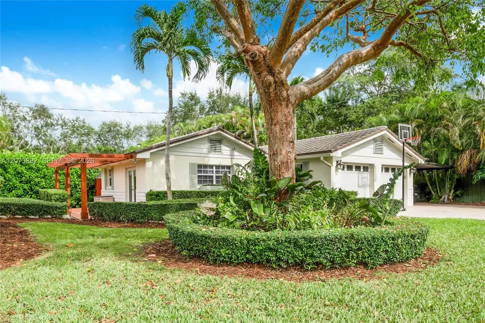 7345 SW 152nd St Palmetto Bay, FL 33157