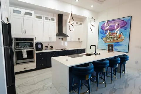 910 NW 38th AVE