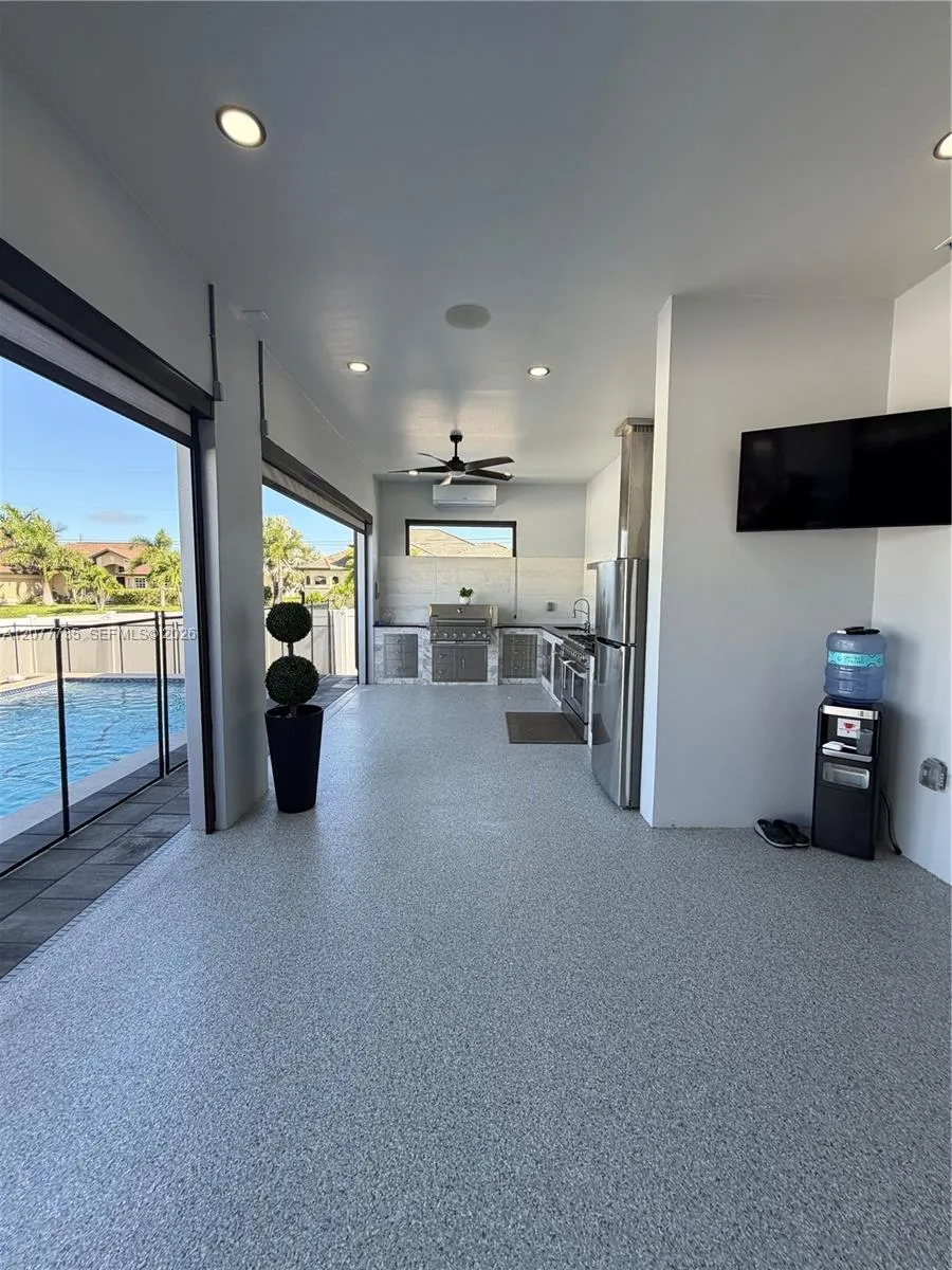 910 NW 38th AVE Cape Coral, FL 33993