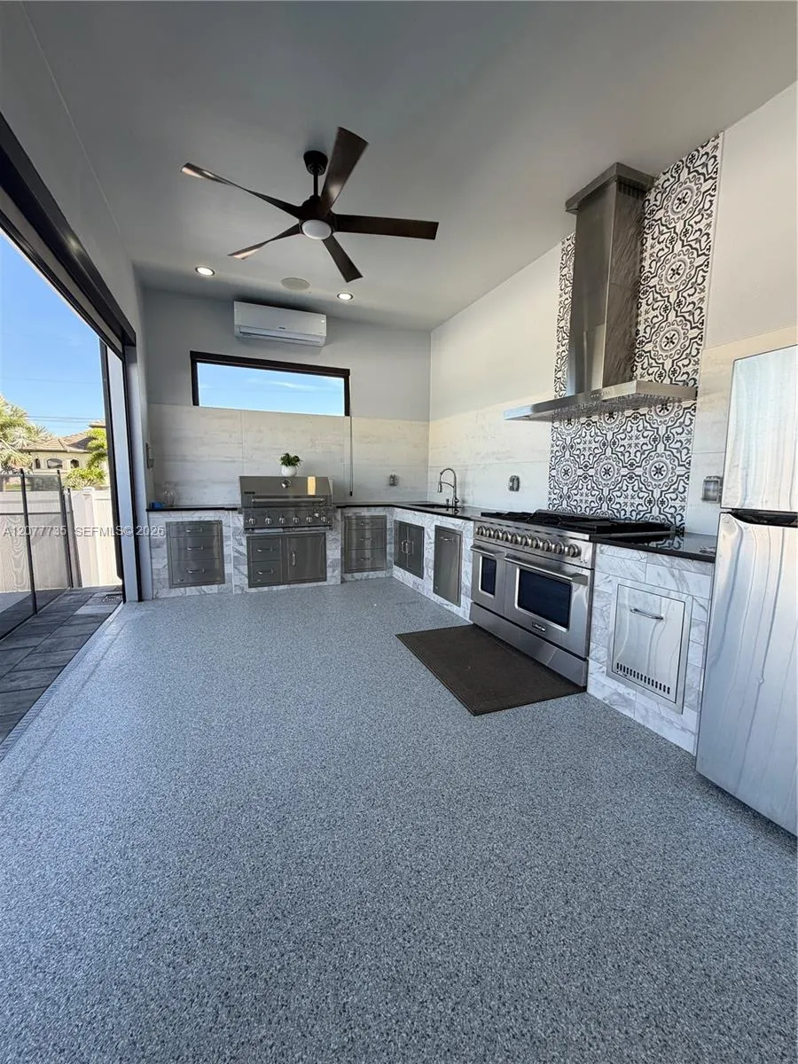 910 NW 38th AVE Cape Coral, FL 33993