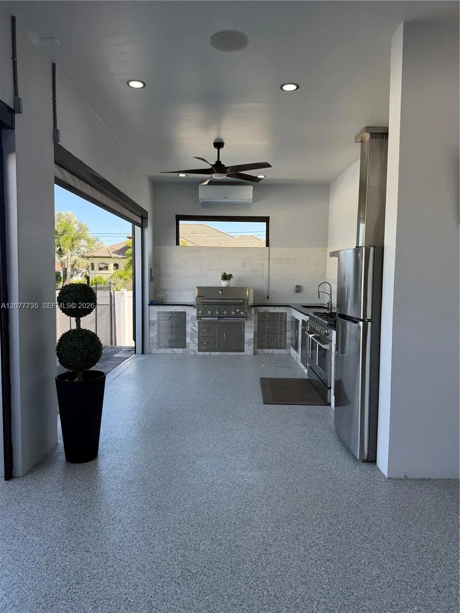 910 NW 38th AVE Cape Coral, FL 33993