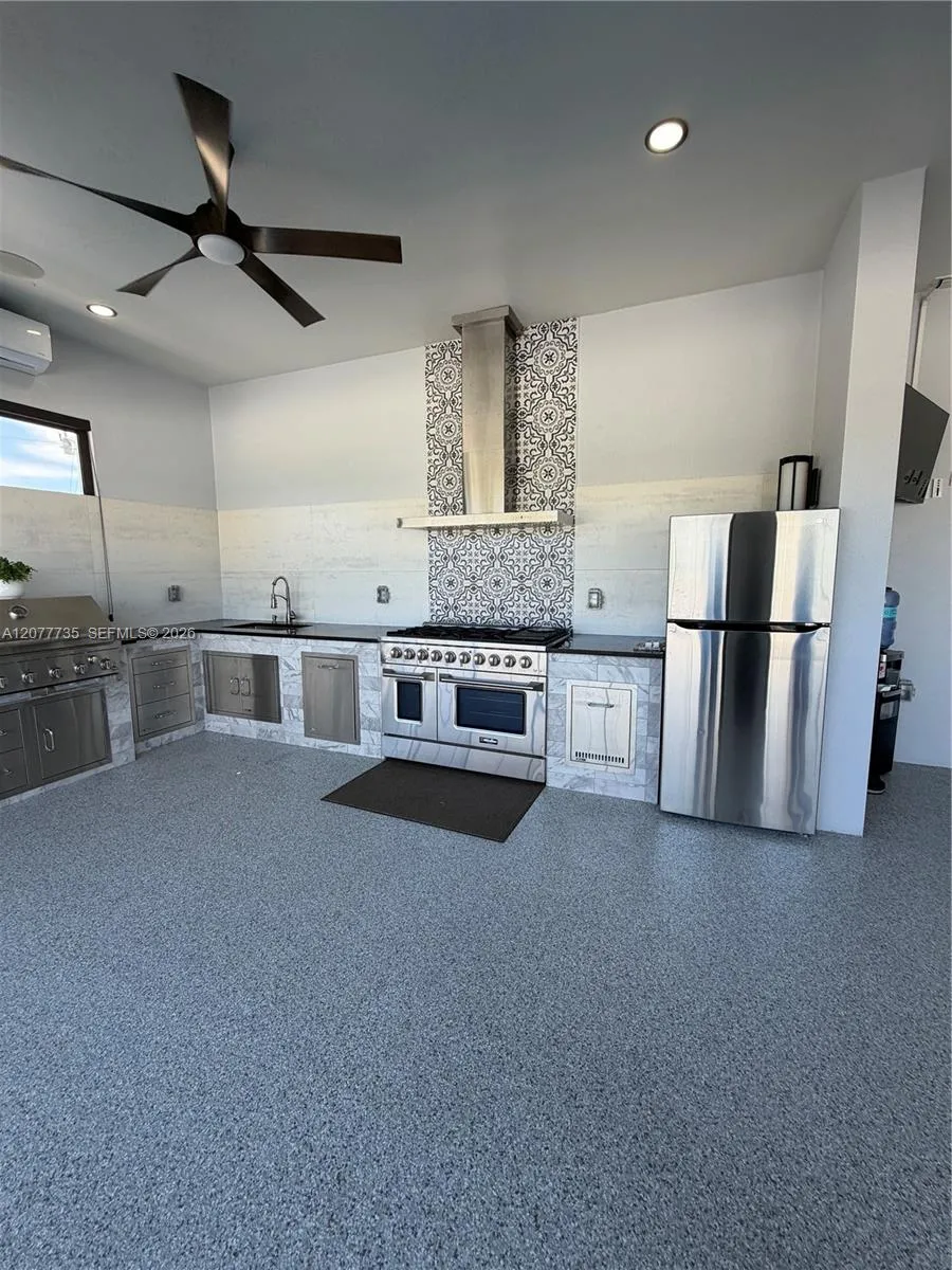 910 NW 38th AVE Cape Coral, FL 33993