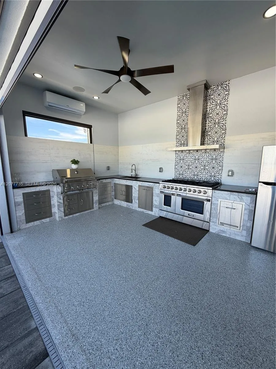 910 NW 38th AVE Cape Coral, FL 33993