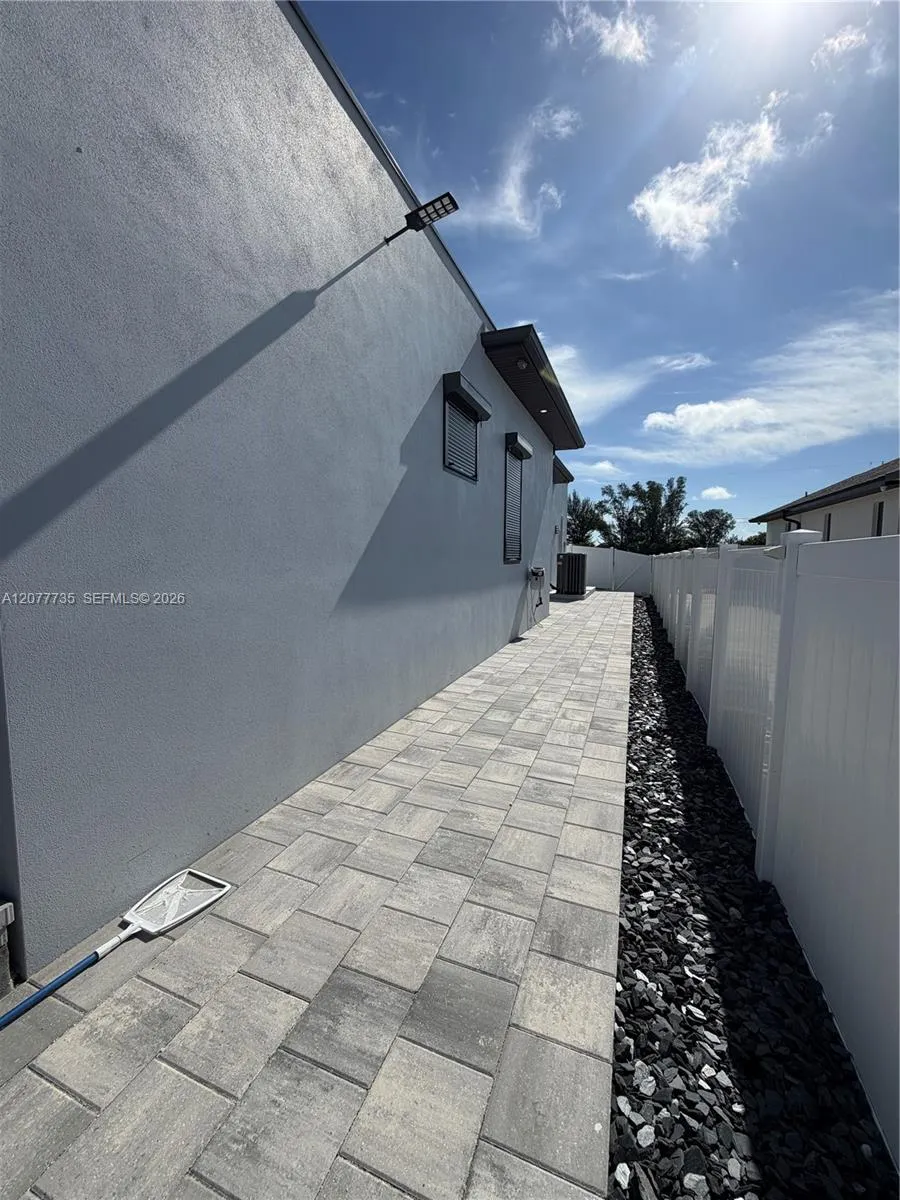 910 NW 38th AVE Cape Coral, FL 33993