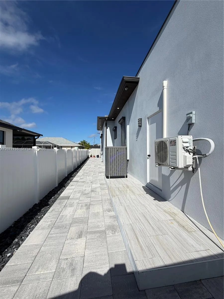 910 NW 38th AVE Cape Coral, FL 33993