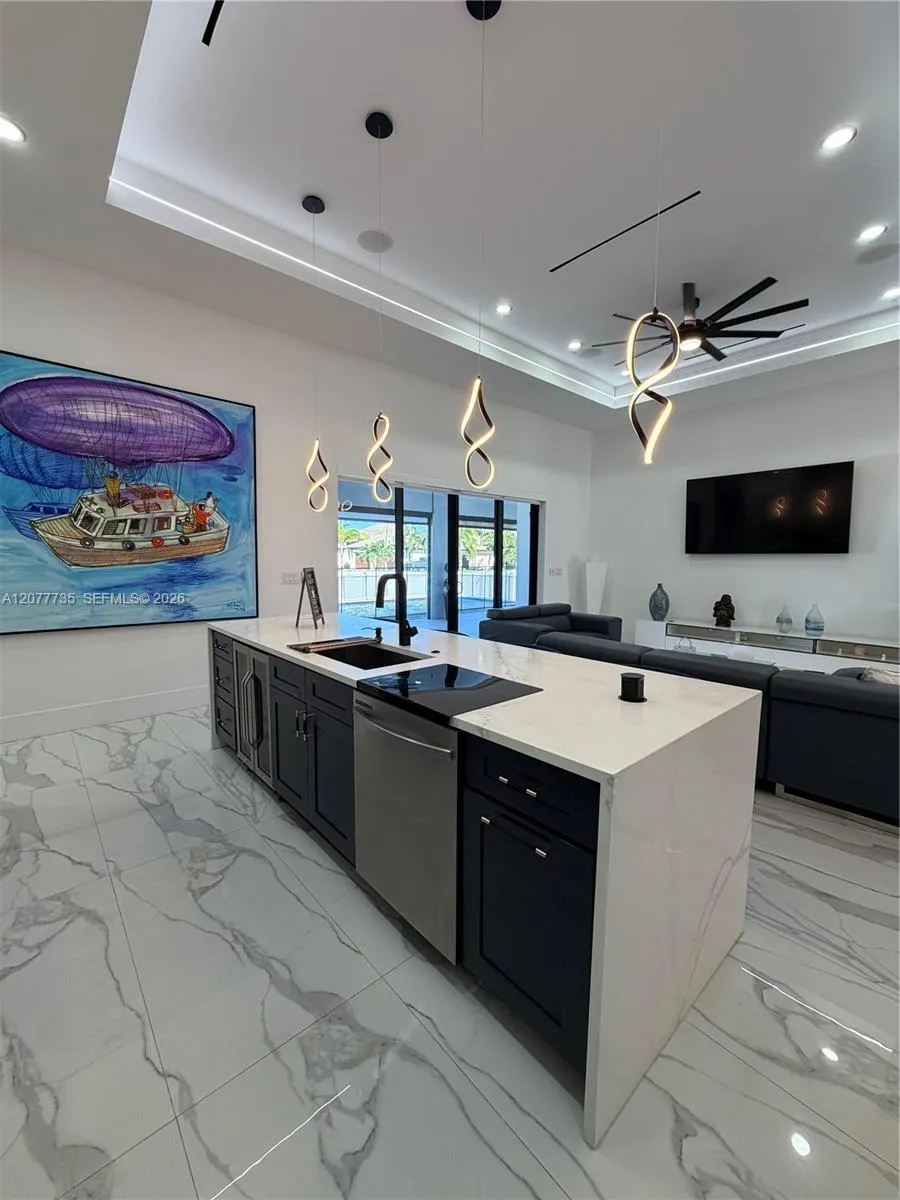 910 NW 38th AVE Cape Coral, FL 33993