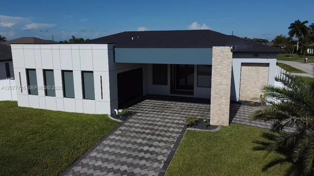 910 NW 38th AVE Cape Coral, FL 33993