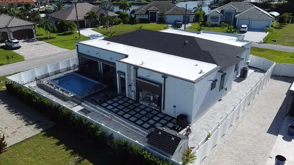 910 NW 38th AVE Cape Coral, FL 33993