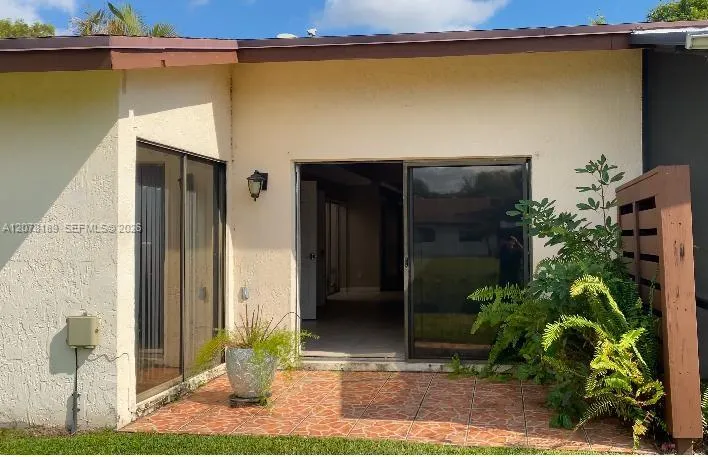 803 SW 119th Way #803 Davie, FL 33325