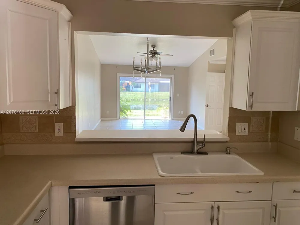 803 SW 119th Way #803 Davie, FL 33325