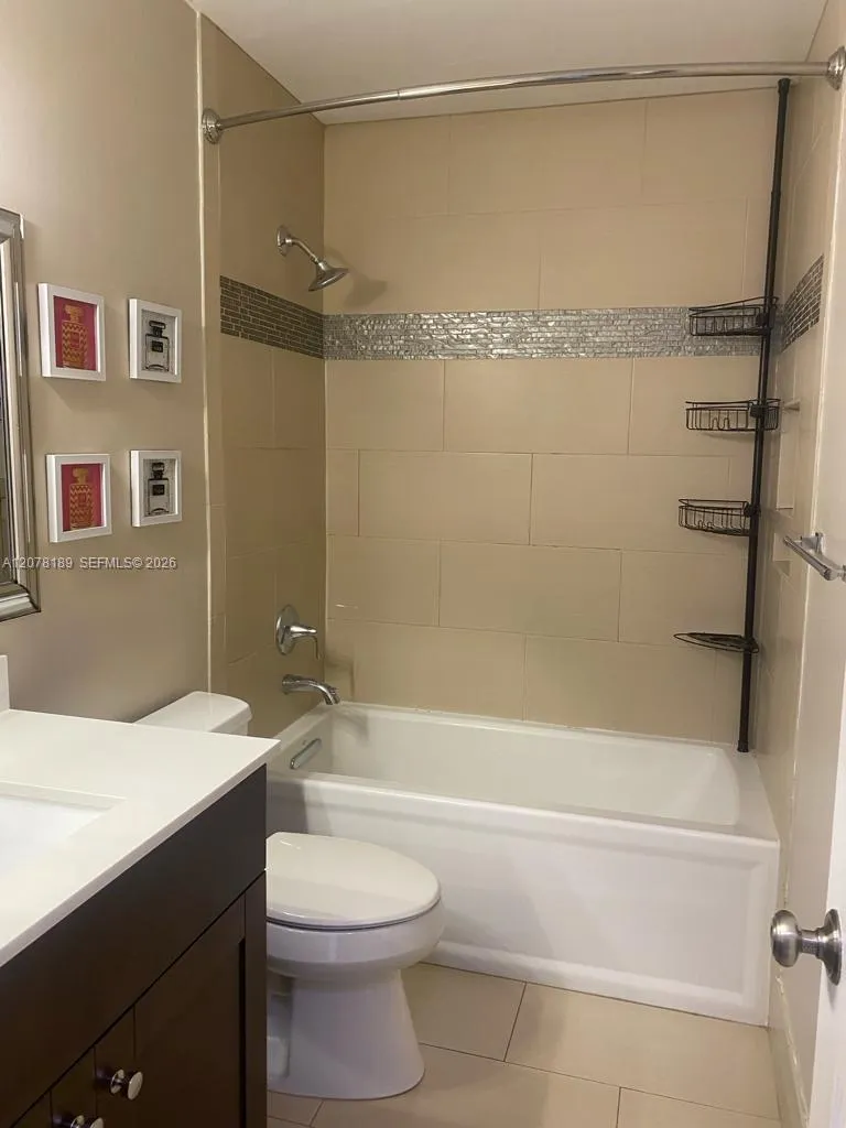 803 SW 119th Way #803 Davie, FL 33325