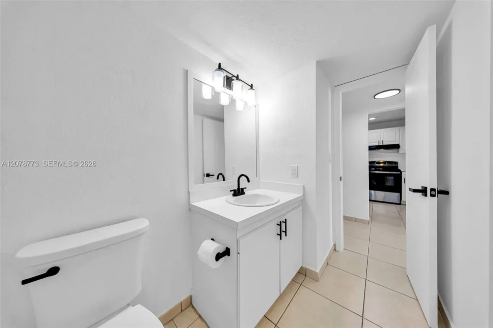 9360 Fontainebleau Blvd #208 Miami, FL 33172
