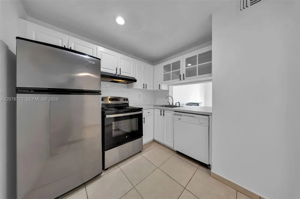 9360 Fontainebleau Blvd #208 Miami, FL 33172