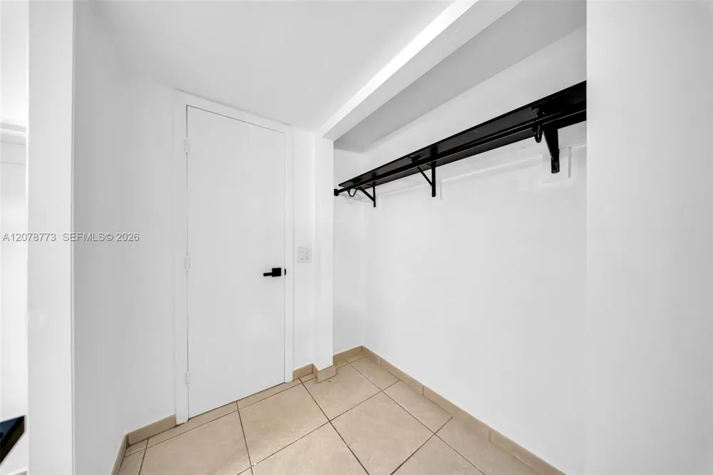 9360 Fontainebleau Blvd #208 Miami, FL 33172