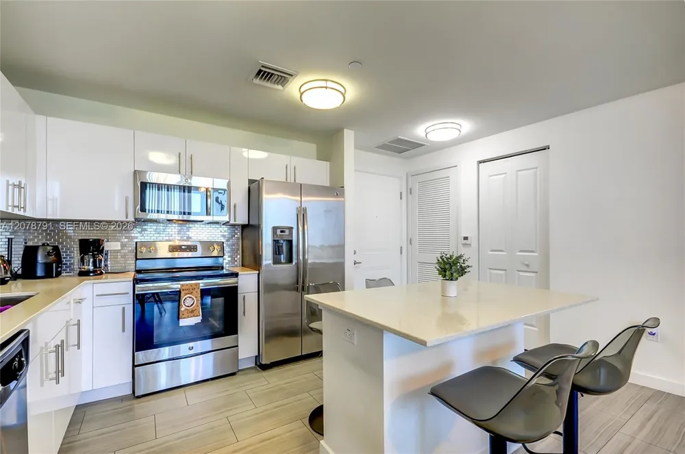 1776 Polk St #1017 Hollywood, FL 33020
