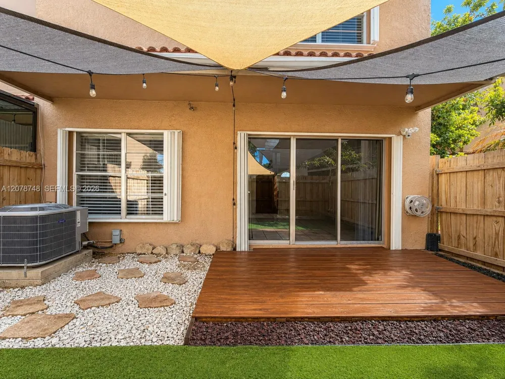 8210 NW 191st Ln #19L Hialeah, FL 33015