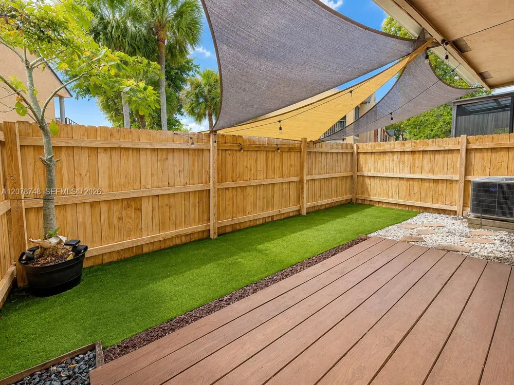 8210 NW 191st Ln #19L Hialeah, FL 33015