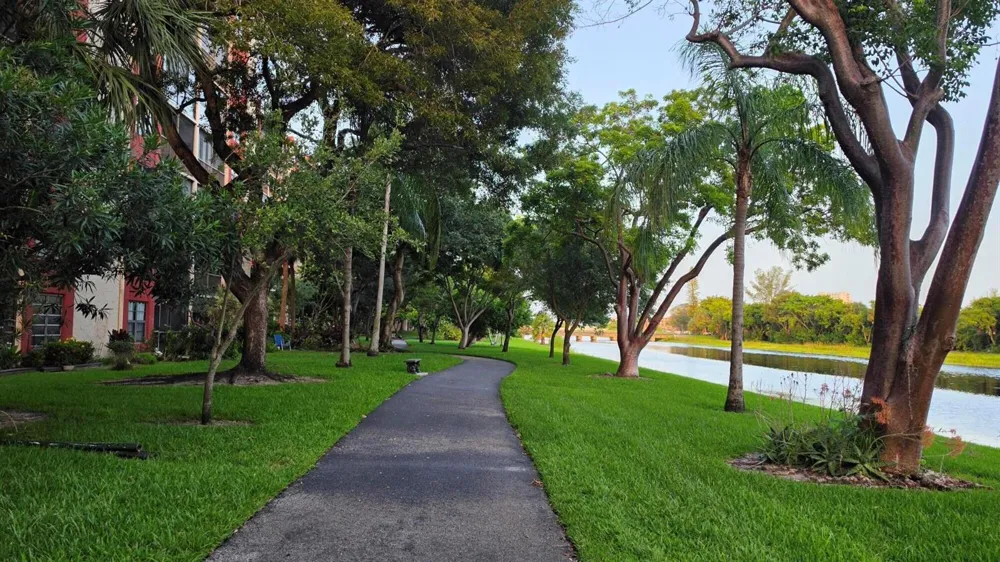 2206 S CYPRESS BEND DRIVE #504 Pompano Beach, FL 33069