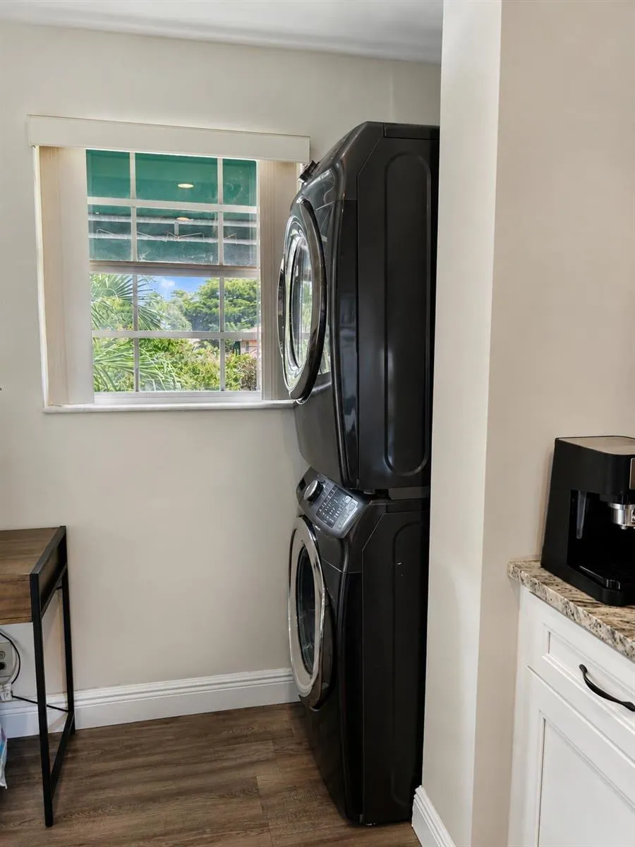 6560 VIA REGINA Boca Raton, FL 33433