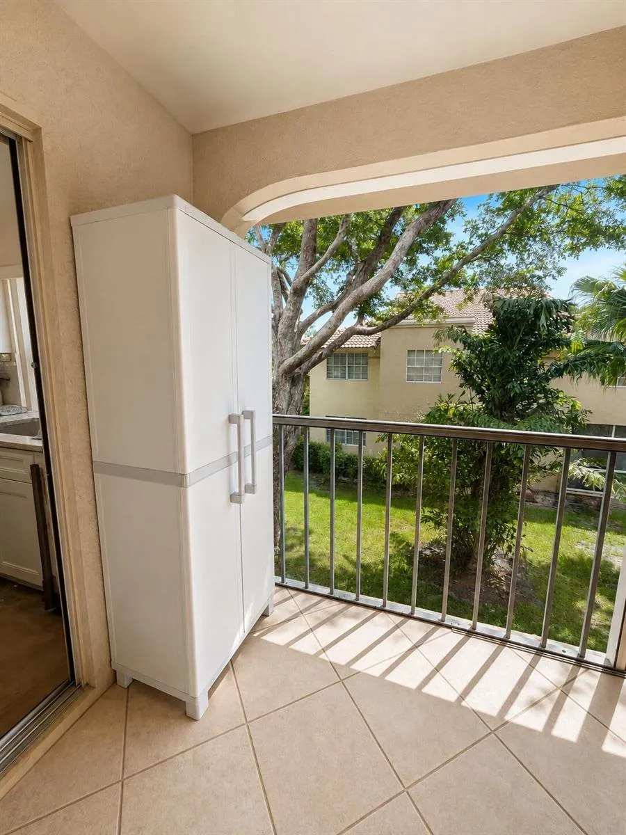 6560 VIA REGINA Boca Raton, FL 33433
