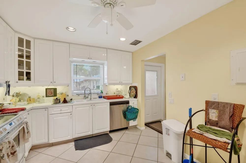 782 Nantucket Circle Lake Worth, FL 33467