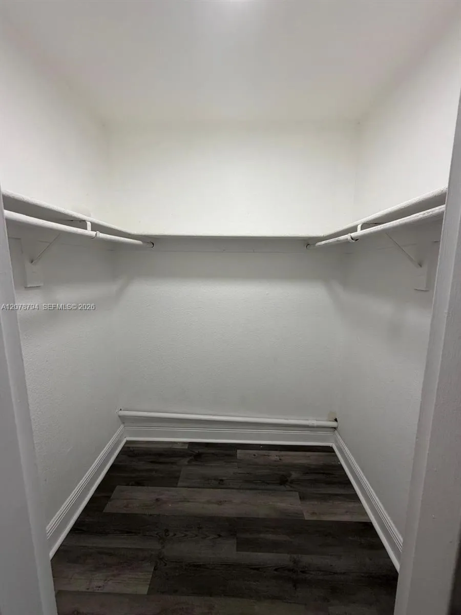 5201 Geneva Way #311 Doral, FL 33166