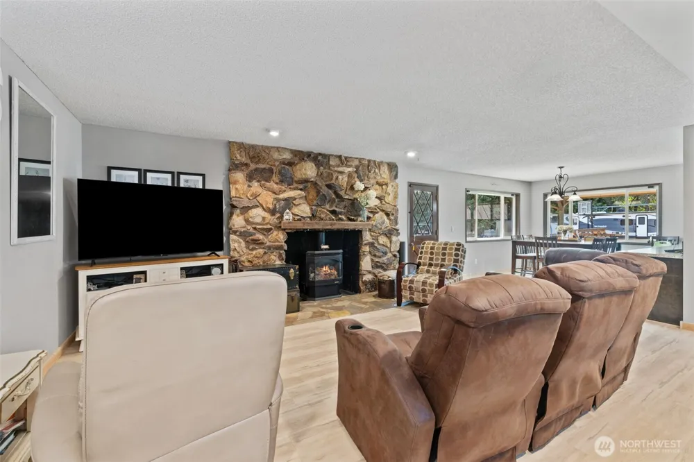 533 Hulse Road Port Angeles, WA 98362