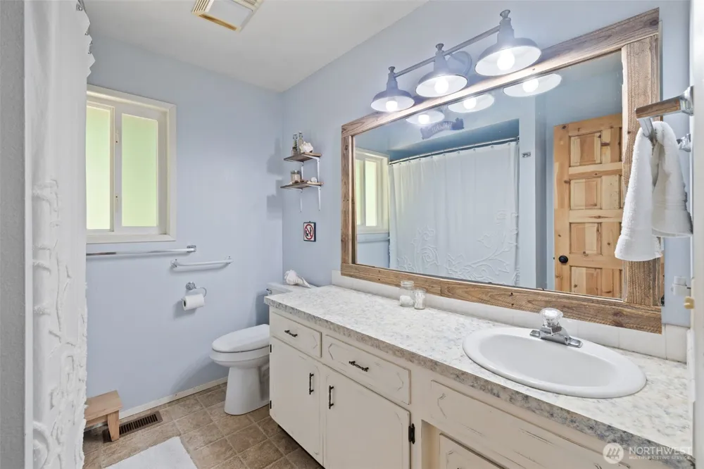 533 Hulse Road Port Angeles, WA 98362