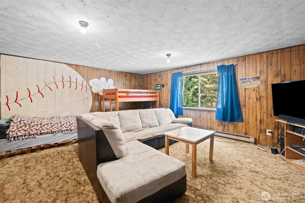 533 Hulse Road Port Angeles, WA 98362