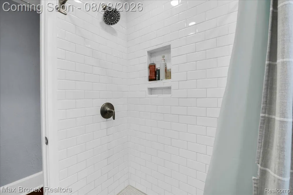 4151 Arlington Drive Royal Oak City, MI 48073