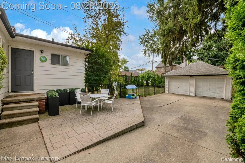 4151 Arlington Drive Royal Oak City, MI 48073