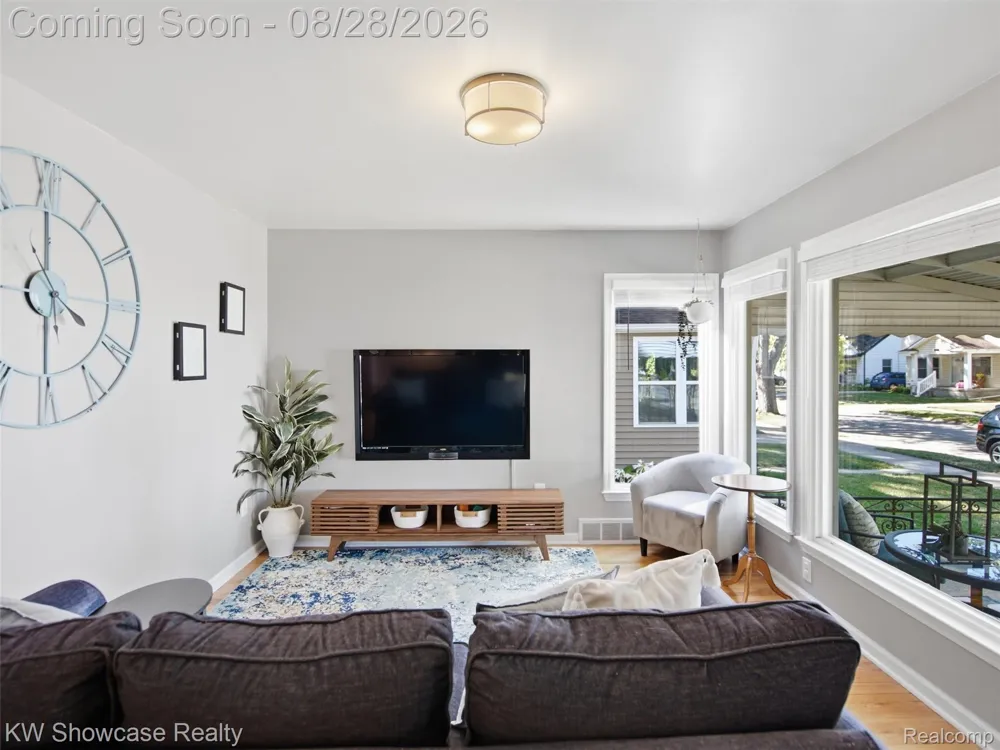 125 S Edgeworth Avenue Royal Oak City, MI 48067