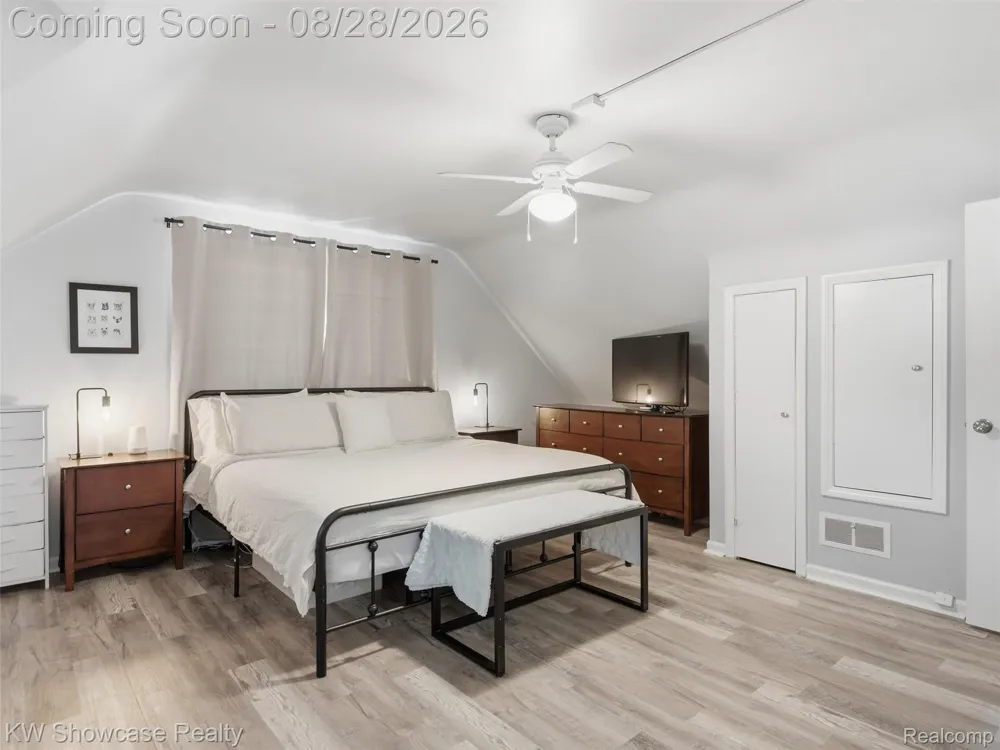 125 S Edgeworth Avenue Royal Oak City, MI 48067