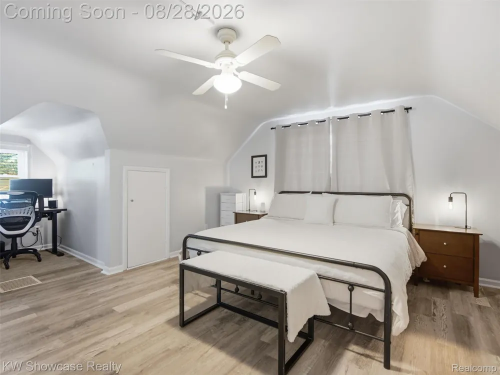 125 S Edgeworth Avenue Royal Oak City, MI 48067