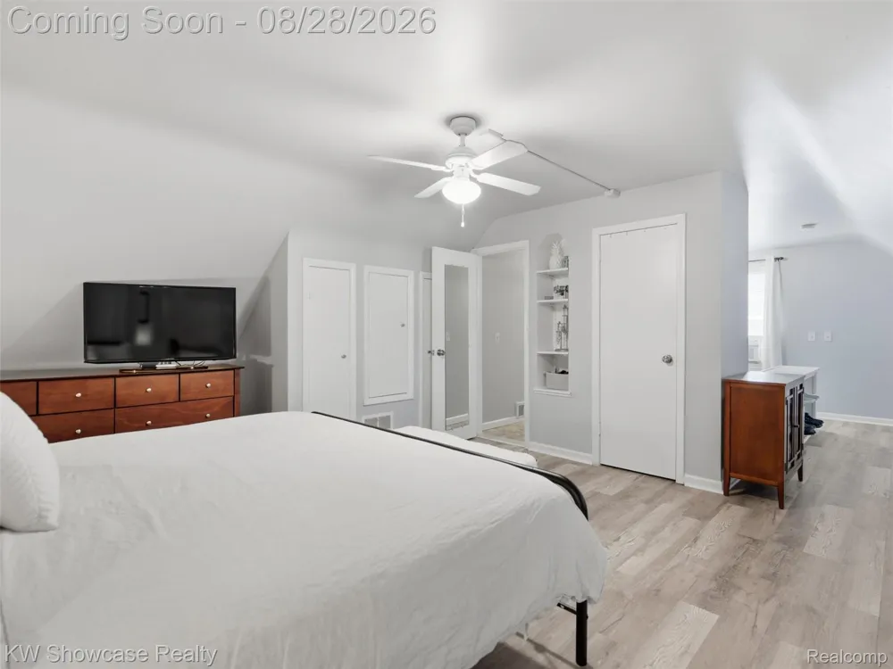 125 S Edgeworth Avenue Royal Oak City, MI 48067