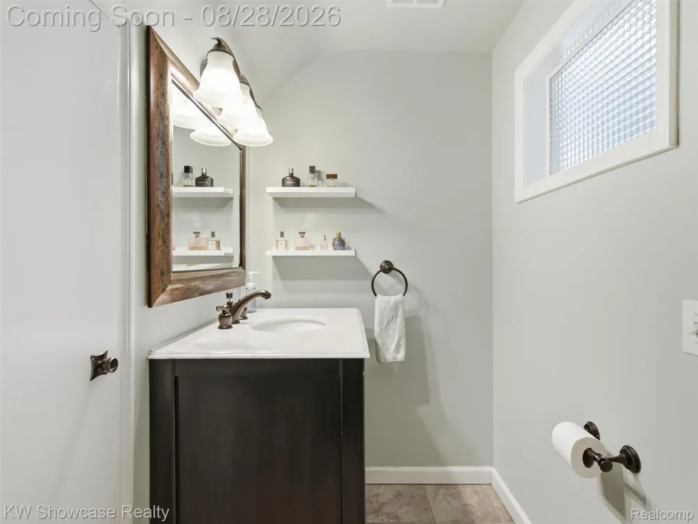 125 S Edgeworth Avenue Royal Oak City, MI 48067