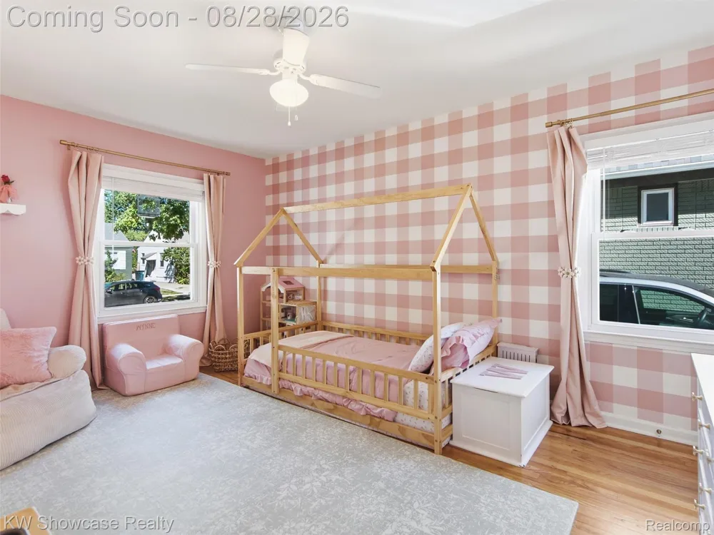 125 S Edgeworth Avenue Royal Oak City, MI 48067