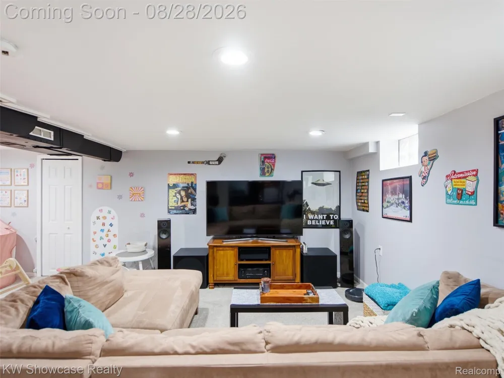 125 S Edgeworth Avenue Royal Oak City, MI 48067