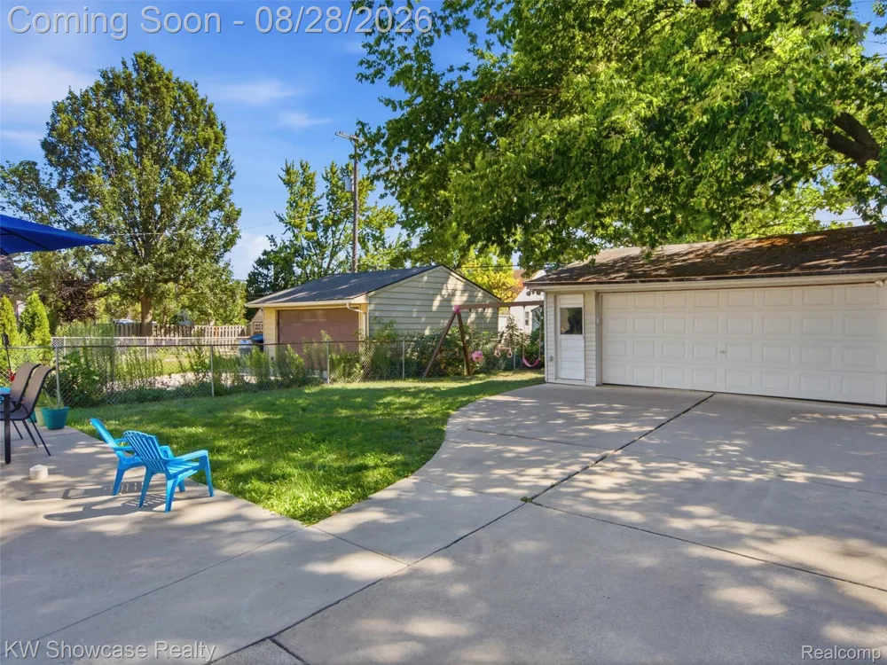 125 S Edgeworth Avenue Royal Oak City, MI 48067