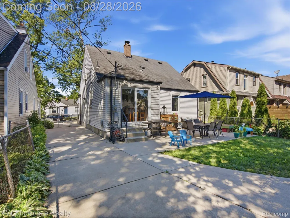 125 S Edgeworth Avenue Royal Oak City, MI 48067