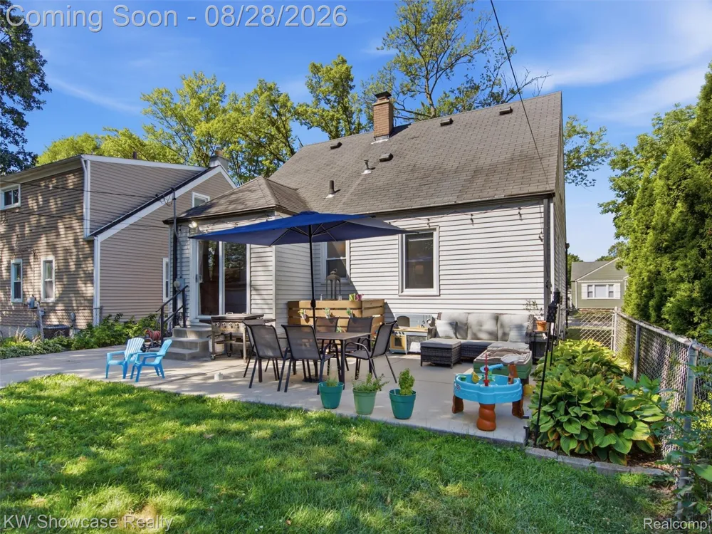 125 S Edgeworth Avenue Royal Oak City, MI 48067